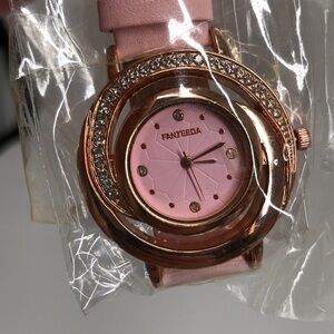 Women’s pink and Rose Gold/Copper Tone Vegan Leather Wrist Watch